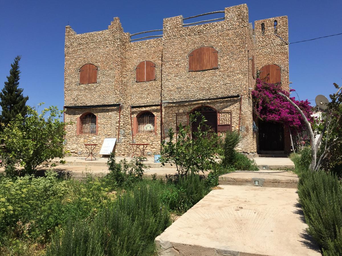 Aziki Hotel Есувейра Екстериор снимка