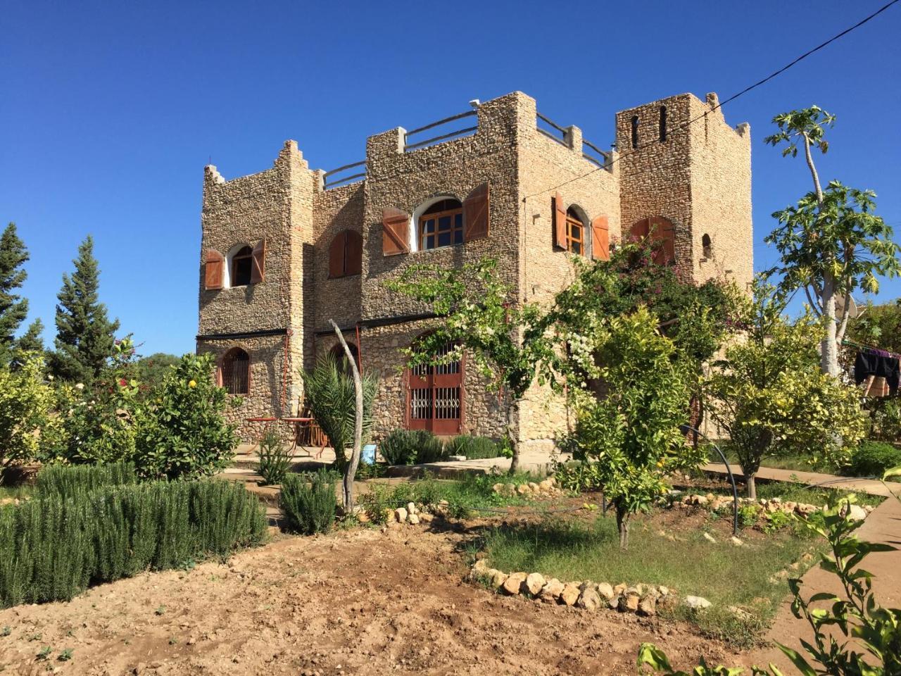 Aziki Hotel Есувейра Екстериор снимка